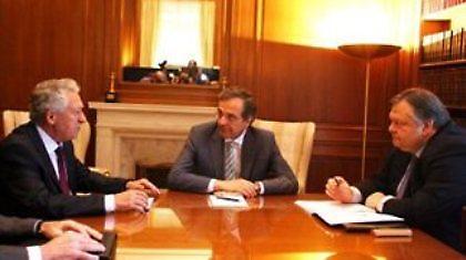 Σε εξέλιξη η συνάντηση των πολιτικών αρχηγών