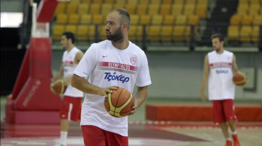 «Ερυθρόλευκος» αγιασμός