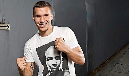 Ποντόλσκι: «Έχω υπογράψει τετραετές συμβόλαιο»