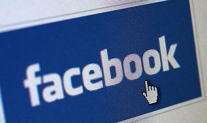 Διαγράφει τα ψεύτικα προφίλ το Facebook