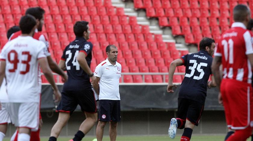 Να κλάψει ή να γελάσει;