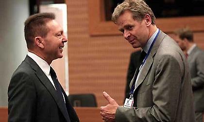 Τι θα πουν στις 11:00, Στουρνάρας-Τρόικα