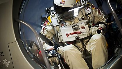 Αποστολή στην άκρη του διαστήματος με το Red Bull Stratos!