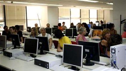 «Παγώνουν» οι επιπλέον μειώσεις αποδοχών