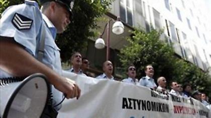 Ανοιχτή επιστολή από τους ένστολους στη Γερμανίδα καγκελάριο