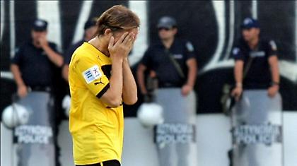 ΑΕΚ σε αποσύνθεση