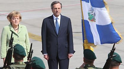 Η Μέρκελ και το πράσινο σακάκι της!