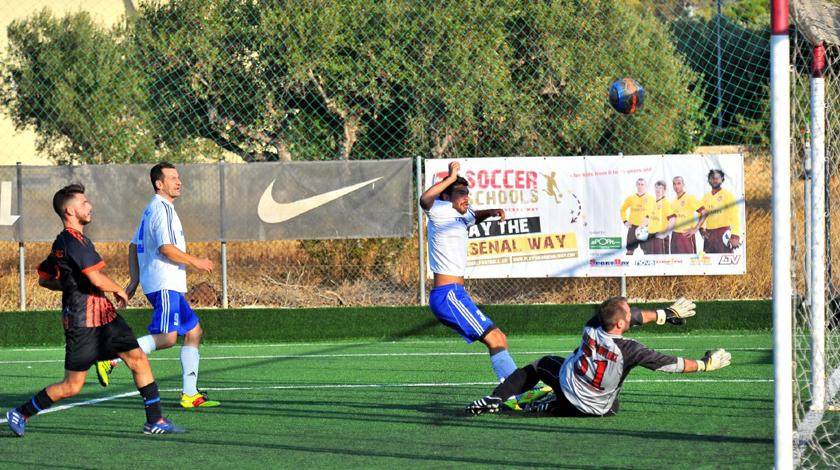 Χέρι-χέρι οι διεκδικητές των τίτλων