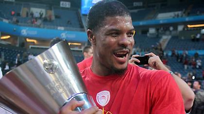 Χάινς: «Ακόμα συζητάμε τα περσινά»