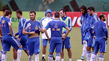 «Πειράματα» από Σάντος εν όψει Βοσνίας