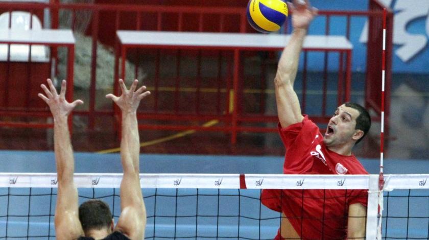 «Ο Ολυμπιακός στην κορυφή»