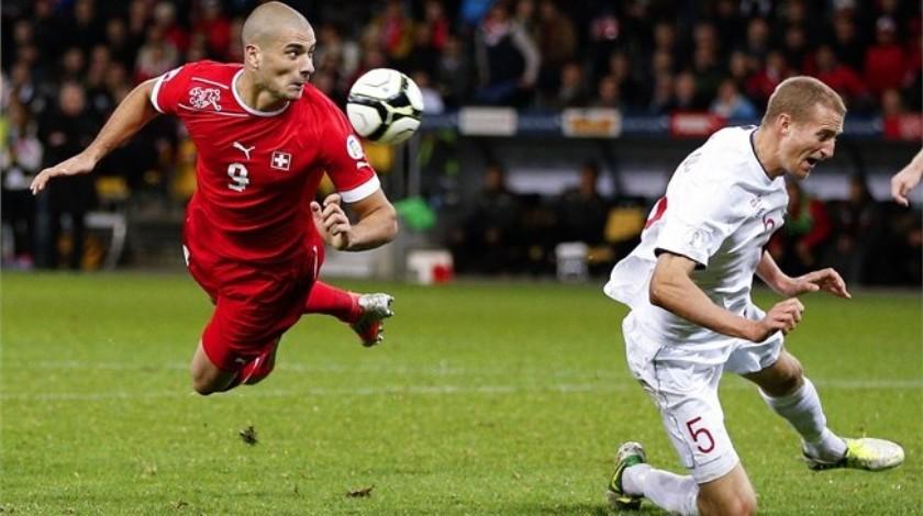 Ακόμη και έτσι είναι πρώτη