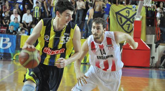 Νίκη με… ζόρι για «Φενέρ»