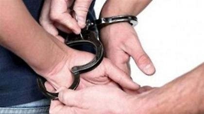 Πωλούσε πλαστά και κλεμμένα διαβατήρια