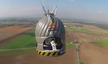 Η πτώση από το διάστημα με… Lego