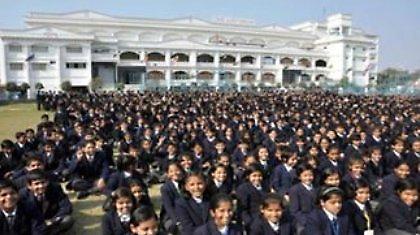 Σχολείο στην Ινδία με 45.000 μαθητές!