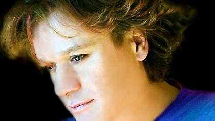 Πέτρος Γαϊτάνος: Θα ψάλλει τον ύμνο της Χρυσής Αυγής;