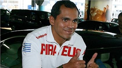 Η πλακέτα του Μαρινάκη στον «Ζίο»