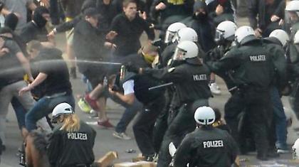 Σοβαρά επεισόδια στο Ντόρτμουντ- Σάλκε (pics)