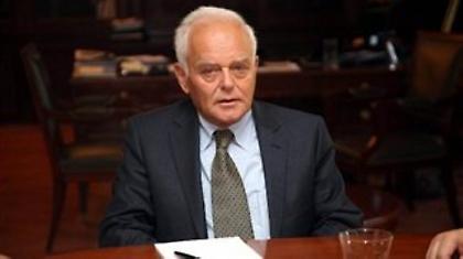 «Διώξτε κόσμο από το Δημόσιο»