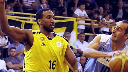 Έστησε… Κολοσσό