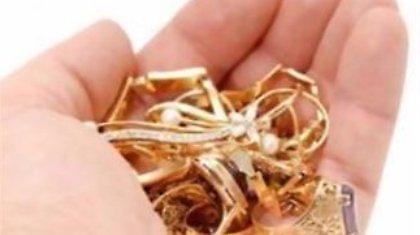 Και την εξαπάτησε και την έκλεψε