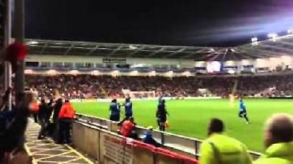 Του’ φαγε το hot-dog και τώρα τον ψάχνει (video)