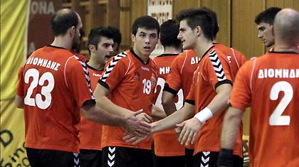 Ακάθεκτος ο Διομήδης