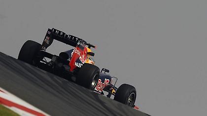 Μόνος του και όλοι τους