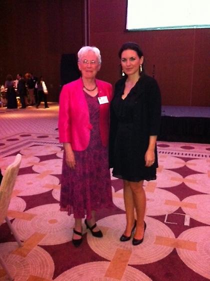 Στο Costa Navarino η Ολγα Κεφαλογιάννη - ετοιμάζεται για την έκθεση του Λονδίνου