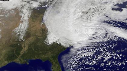 Live streaming: Ο τυφώνας Σάντι χτυπάει τις Η.Π.Α.