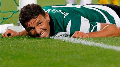 Δεν σηκώνει κεφάλι...