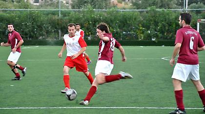 Συνωστισμός στην κορυφή της Ένωσης Ανεξαρτήτων Ομάδων