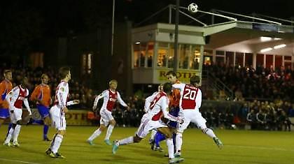 Έπαιξαν με τη φωτιά, αλλά δεν κάηκαν