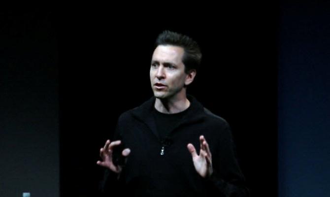 Πέφτουν κεφάλια στην Apple