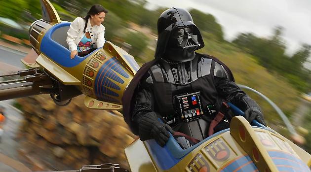 O Darth Vader πάει Disneyland