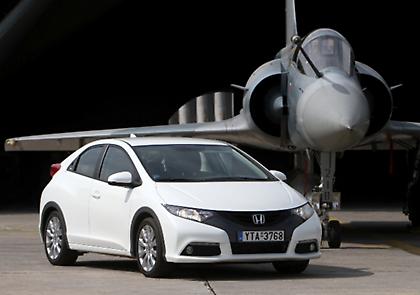 Το Honda Civic γοητεύει τις γυναίκες
