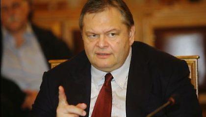 «Εργολαβική» επιχείρηση διάλυσης του ΠΑΣΟΚ καταγγέλει ο Βενιζέλος!