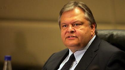 Πολιτικό «μασάζ» Βενιζέλου για να ψηφιστούν τα μέτρα