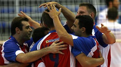 Ακάθεκτο το… πειρατικό