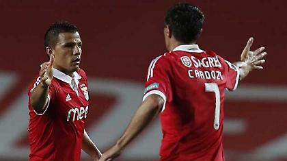 Σιγά μην την άφηνε μόνη της