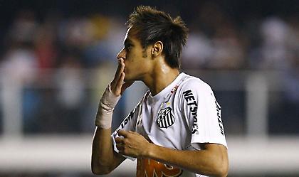 «Όργια» Νεϊμάρ και αποθέωση από αντιπάλους οπαδούς