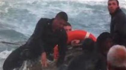 Στους δέκα ανήλθε ο αριθμός των νεκρών από το ναυάγιο στην Ιταλία