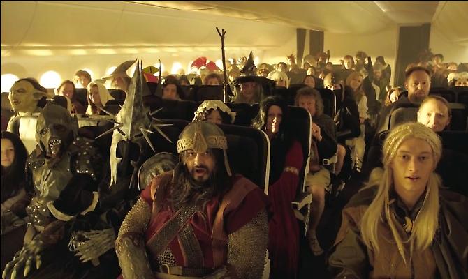 Οδηγίες ασφαλείας στο αεροπλάνο από τους πρωταγωνιστές του The Hobbit!