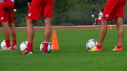 Δύο έξω, ένας μέσα