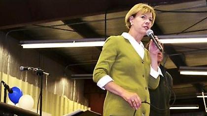 Η πρώτη ομοφυλόφιλος στη Γερουσία γράφει ιστορία