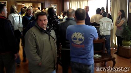 Μπήκαν στο γραφείο του υπουργού Αντώνη Μανιτάκη