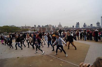 Συρτάκι μπροστά στον... Τάμεση