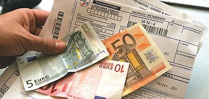 Τα κρυφά και φανερά «χαράτσια» που υπερψήφισε η Βουλή