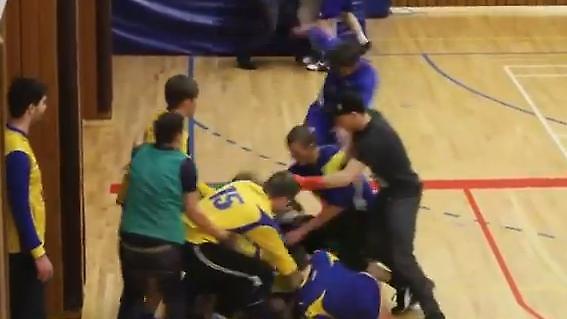 Ποδόσφαιρο… σαλούν (video)